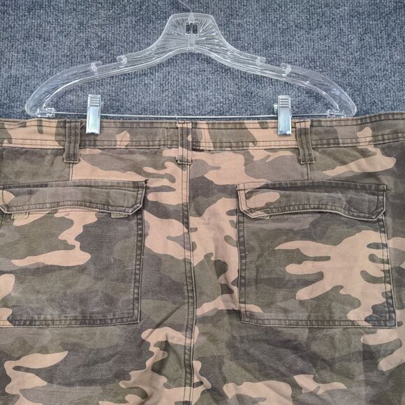 Old Mill Mens Camo Cargo Shorts Green Size 42 Cotton Pockets - Picture 8 of 10